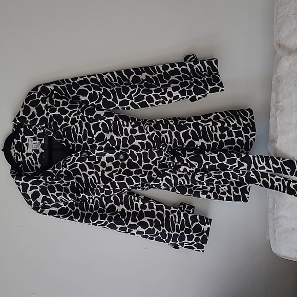 Luii Animal-print Belted Short Trench Coat - Picture 2 of 8